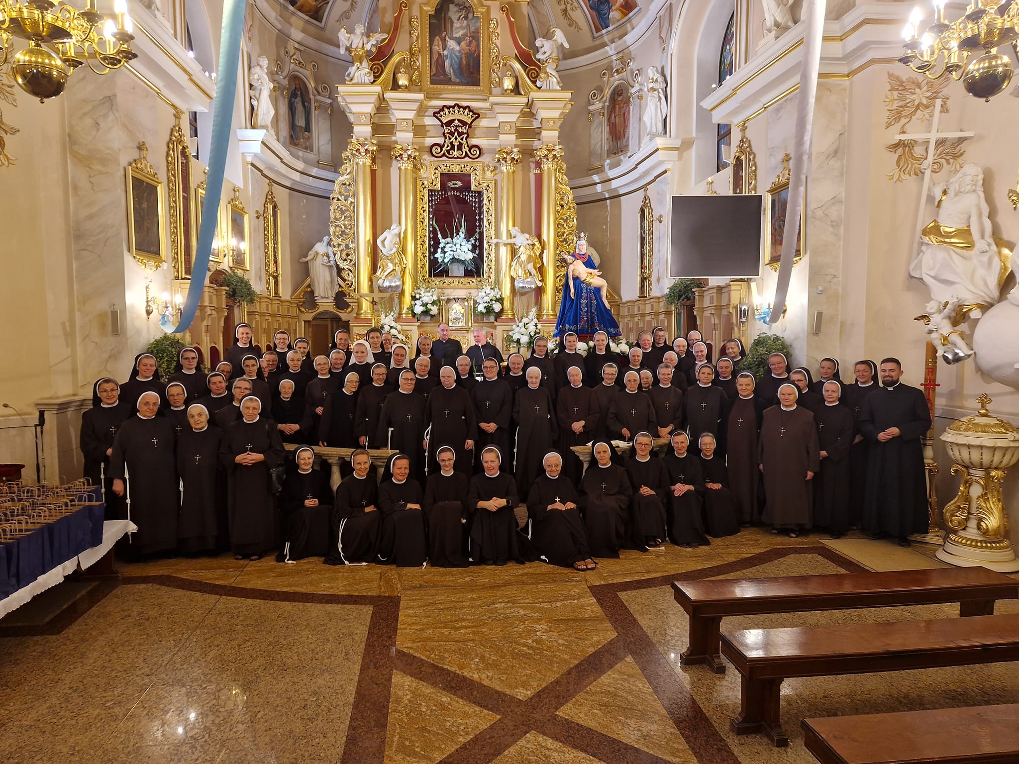 Pielgrzymka Sióstr Serafitek do Sanktuarium